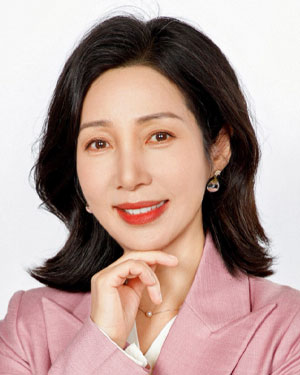 Dr. Youqin Huang headshot