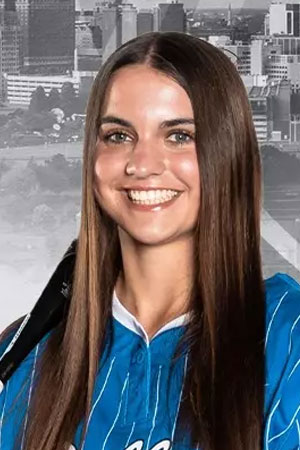 Nicole Allen headshot