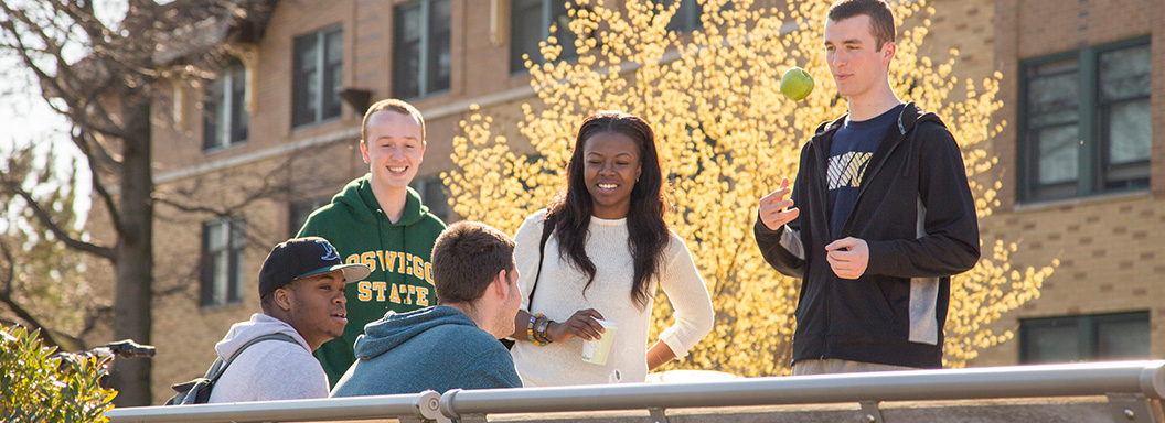 Oswego students on bench