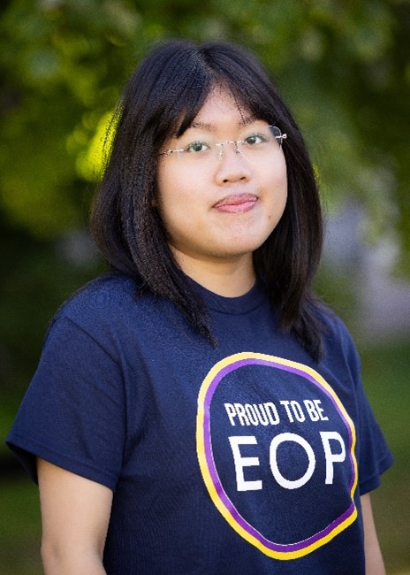 Jenny Pham  headshot