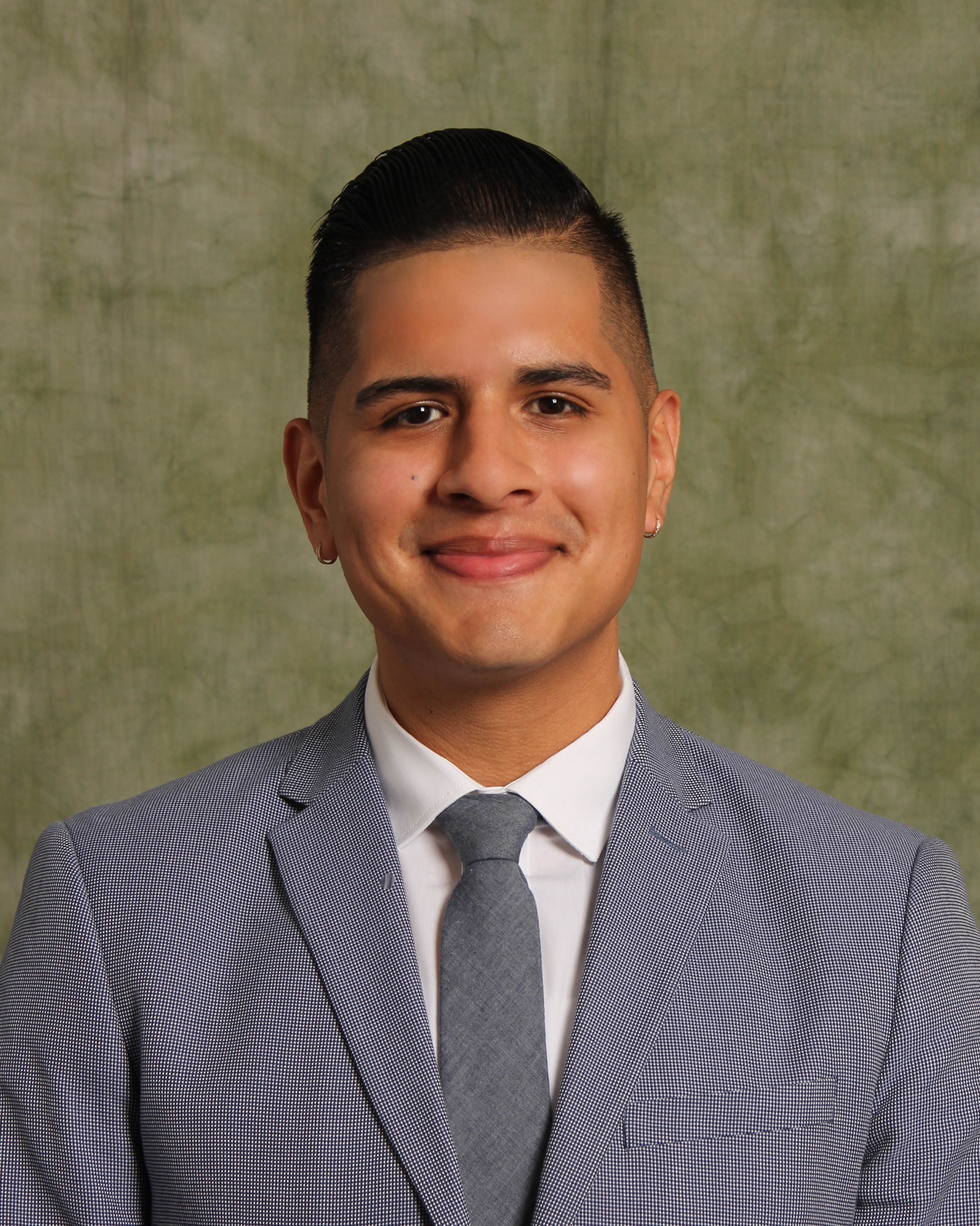 Miguel Baique headshot