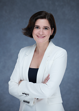 Giza Lopes headshot