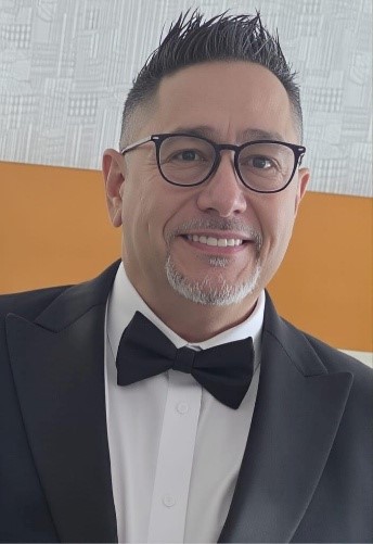 Leonardo Falc&oacute;n headshot