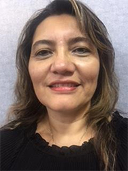 Liz Iglesias headshot