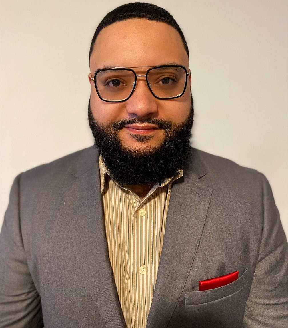 Raymond Feliciano headshot