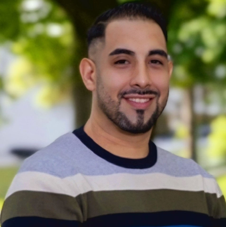 Steven Posada headshot
