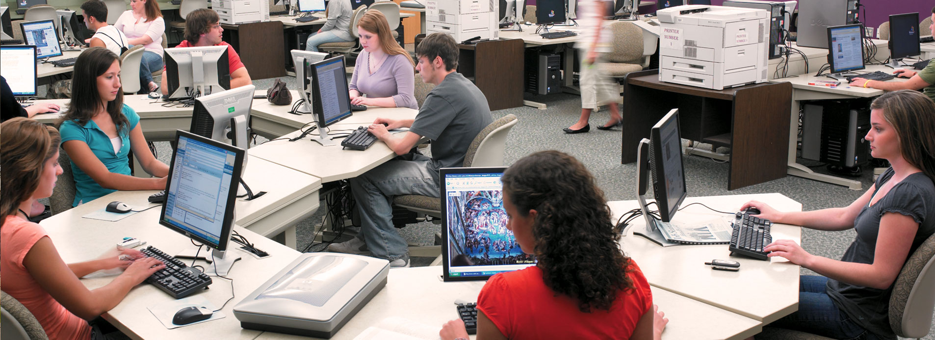 Genesee Community College students in computer lab