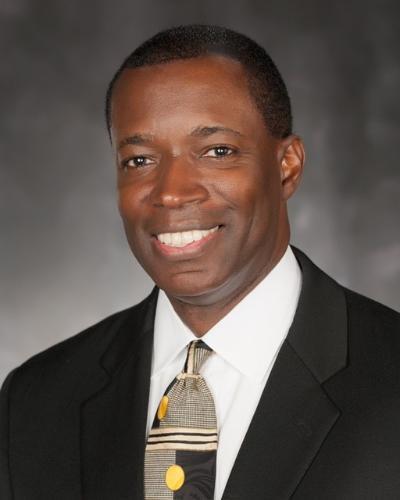 Dr. Peter Grant Jordan headshot