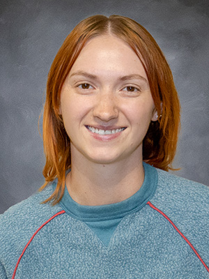 Hannah Theriault headshot