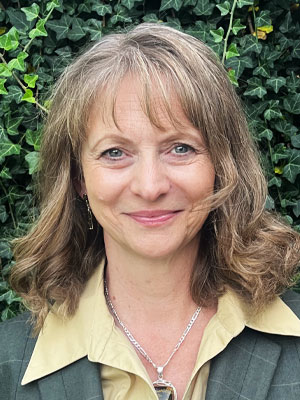 Dr. Anna Blumental-Perry  headshot
