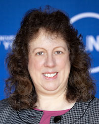 Julie Petti headshot