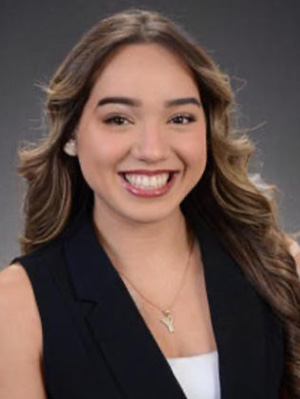 Yesenia Perez headshot